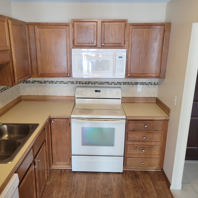 Photo - 7624 157th St W Unit 102