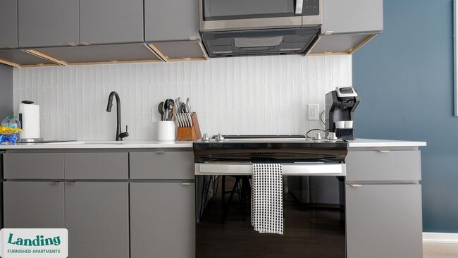 Photo - 318 W Corporation St Unidad 1-221.1408471