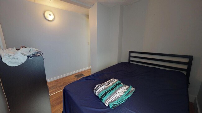 Building Photo - 2 Florence Ave Unit 2 Florence full house