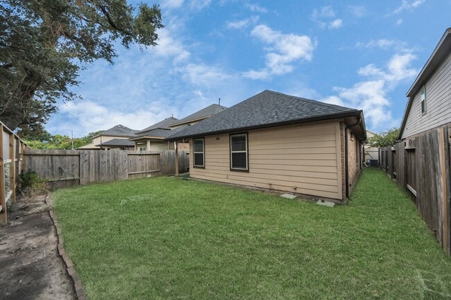 Building Photo - 1615 S City Oaks Ln Rental