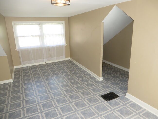 Photo - Two Bedroom Home with a bonus room/3rd bedroom in Historic District (Williams-Woodland Historic P...