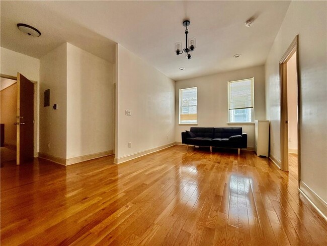 Building Photo - 1732 62nd St Unit 1R