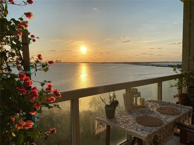 Building Photo - 2451 Brickell Ave Unit 11F