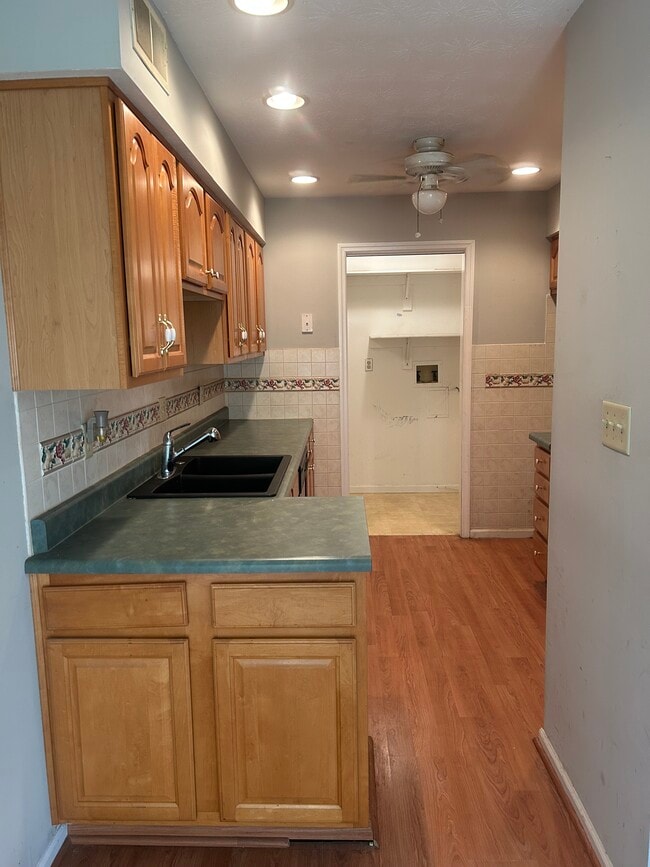 Photo - 5365 Camelot Dr Unit 39