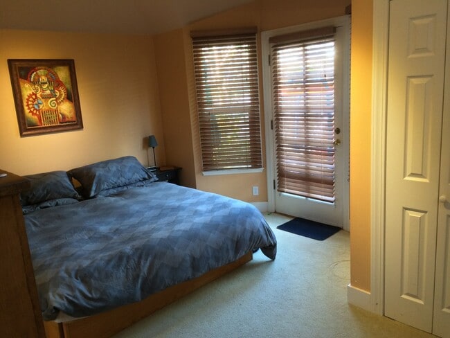 master bedroom - 1111 Fife Ave