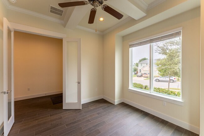 Photo - Spacious, Stylish, and Perfectly Located 3 Bedrooms, 2.5 Bathrooms in North Shields!!!