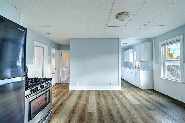 Photo - 68 Division St Unit 3