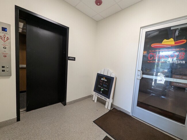 Photo - 22 S Main St Unidad 205