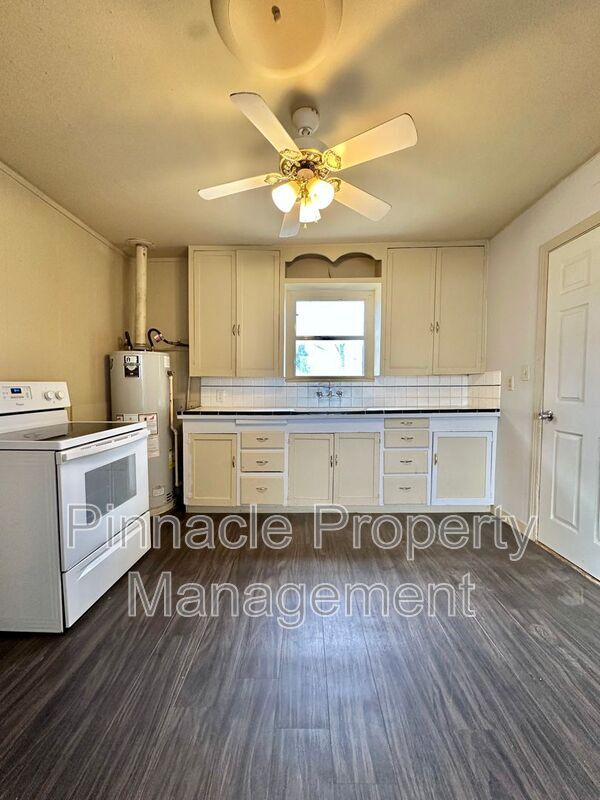 Photo - 309 N Milton St