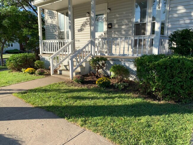 Frente de casa - 204 New Boston St Unidad 1