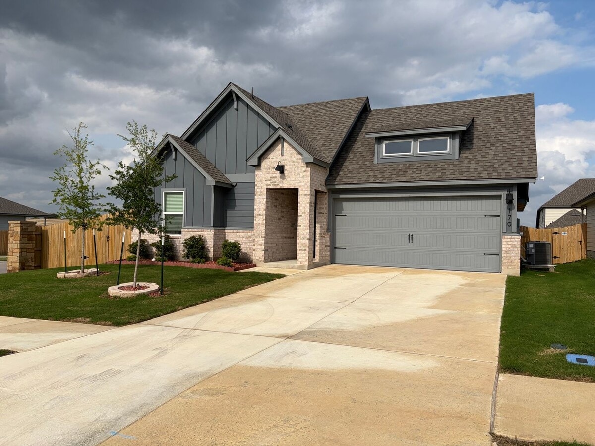 Photo - 170 Ellenora Dr