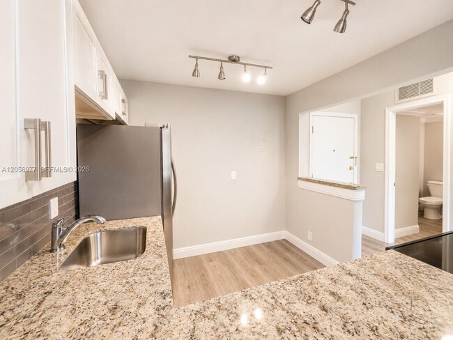 Photo - 1881 Middle River Dr Unit 604