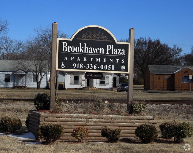 Brookhaven Plaza