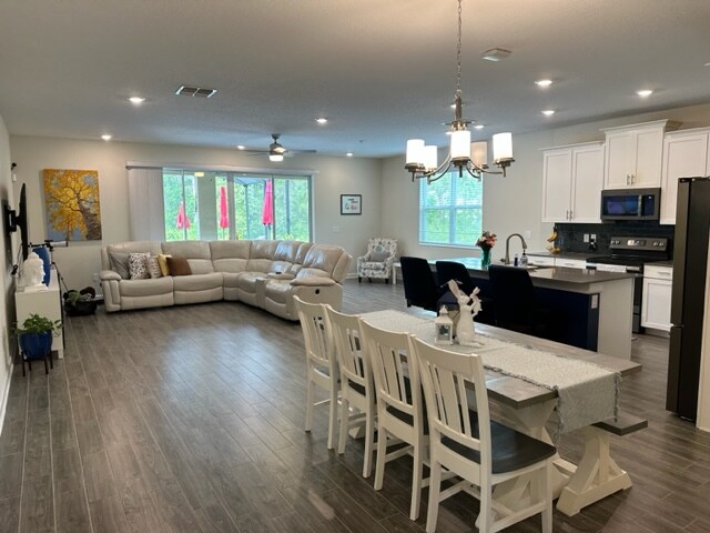 Photo - 521 Brunswick Dr