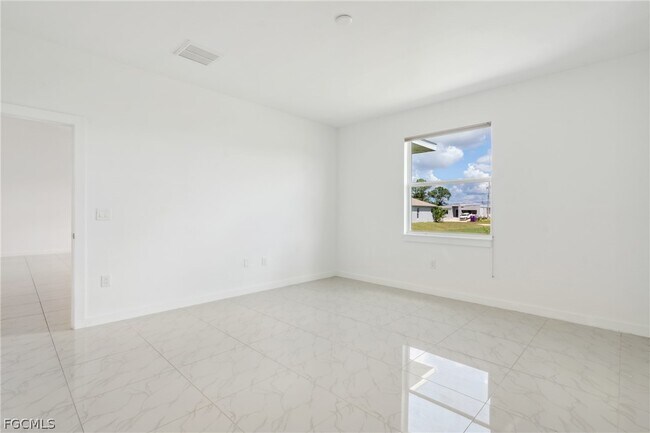 Photo - 2725 SW Embers Terrace