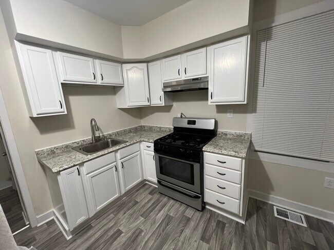 Photo - 104 Seward Ave