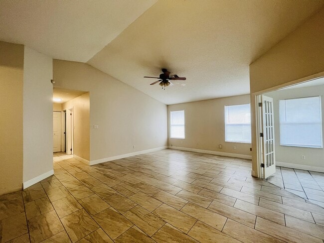 612 Sherwood Oaks Cir