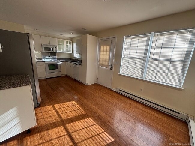 Photo - 168 Highview Ave Unit B