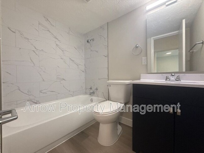 Photo - 5703 S 14th St