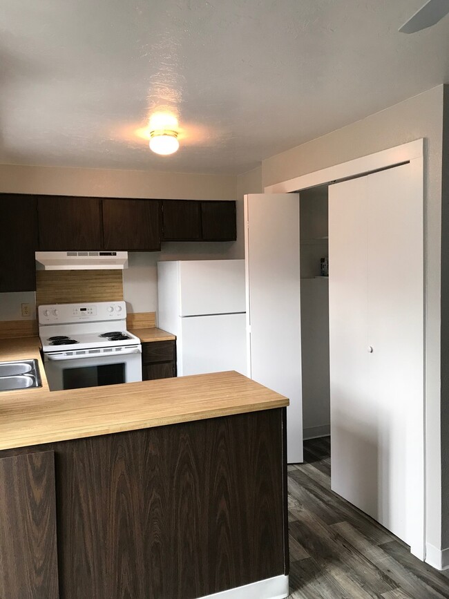 Photo - 1220 S Juniper St Apartment Unit 102