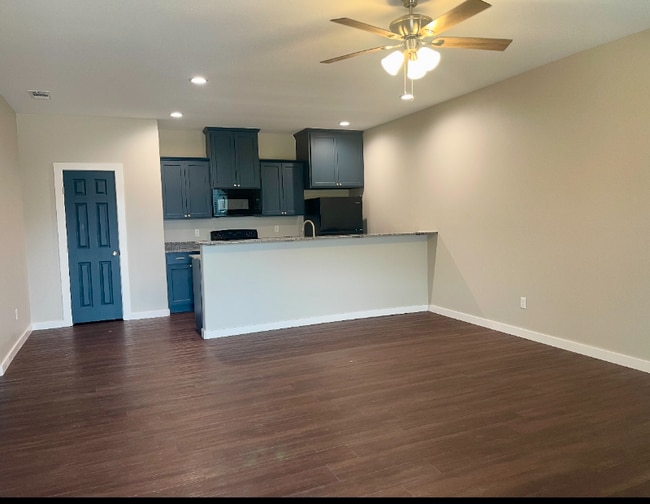 Photo - 1901 E Sabine St Unidad 303