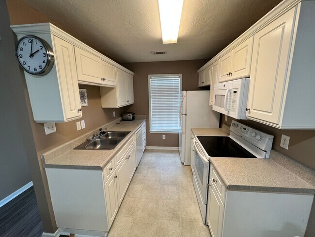 Photo - 129 Bennington Ln