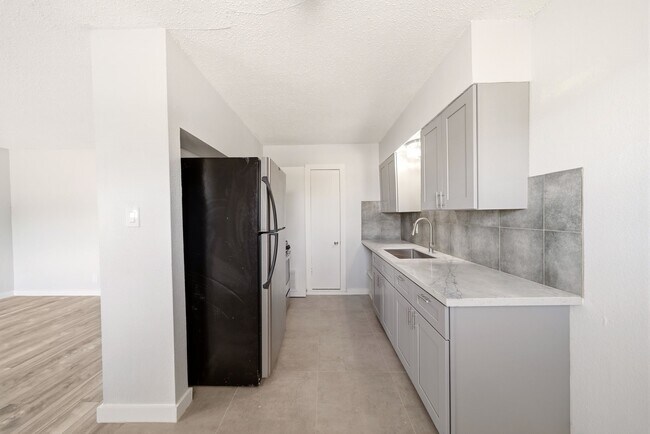 Photo - 5534 Eskridge St Unit 4