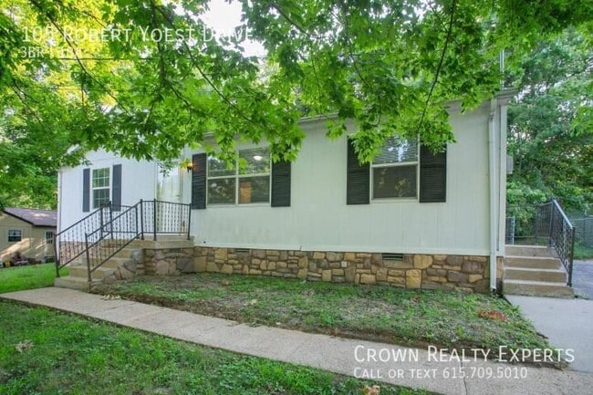 Photo - 105 Robert Yoest Dr