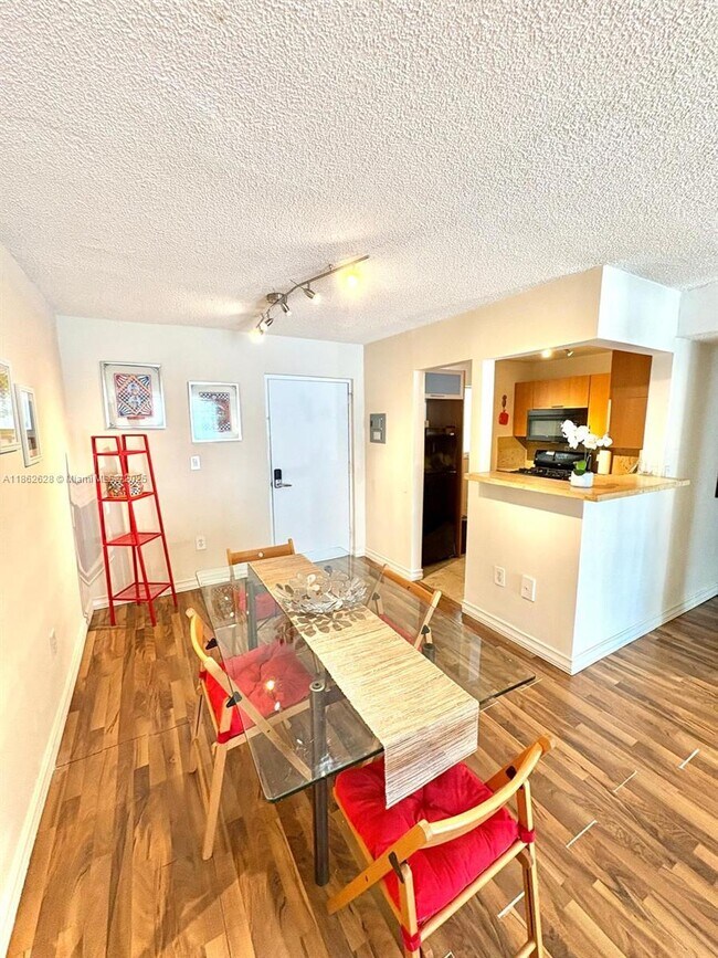 Photo - 720 Collins Ave Unit 308