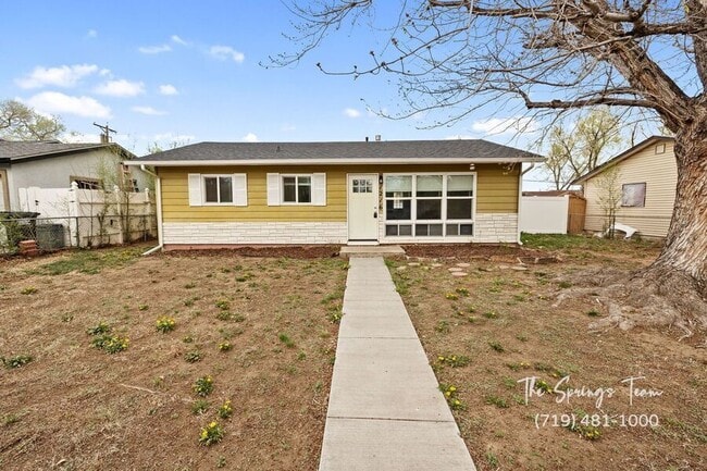 Building Photo - 1216 Pando Ave
