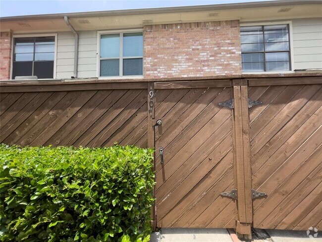 Building Photo - 8801 Hammerly Blvd Unit 1907 Rental