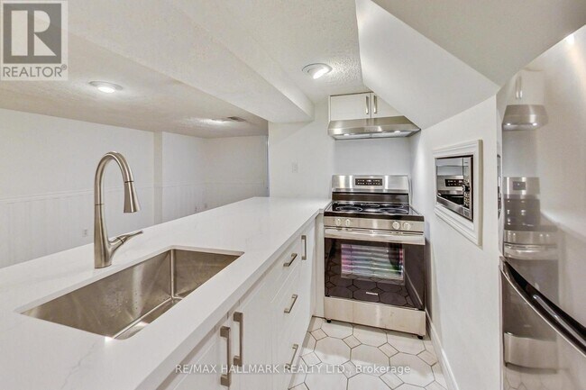 Photo - 40 Tiago Ave