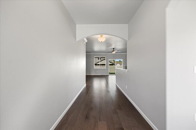 Photo - 421 N 76th Ave