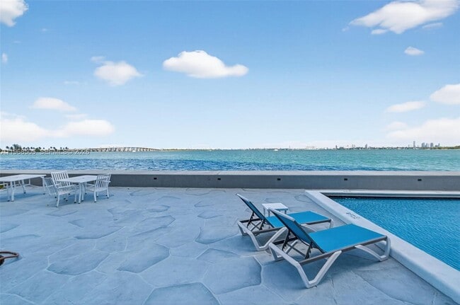 Photo - 555 NE 30th St Unit 203