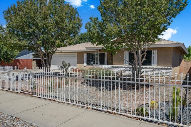 41344 Mayberry Ave