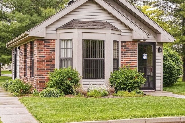 Photo - EAGLES POINT APARTMENTS