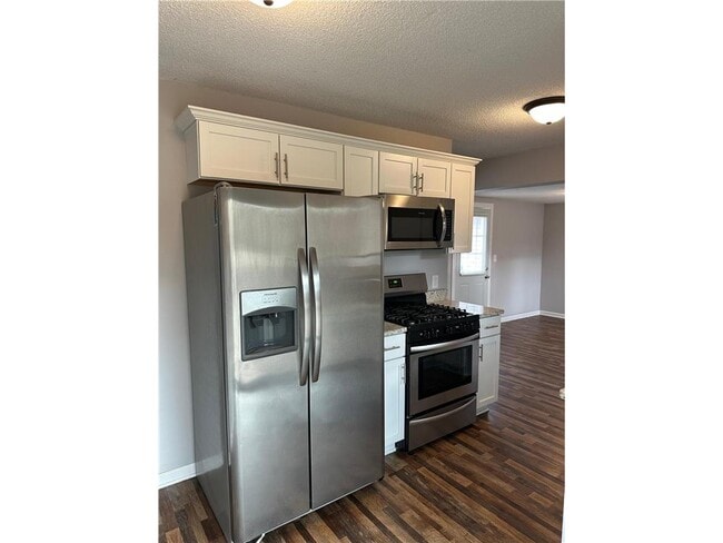 Photo - 8390 Able St NE