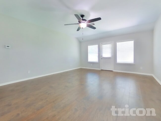Photo - 5008 Asia Ln