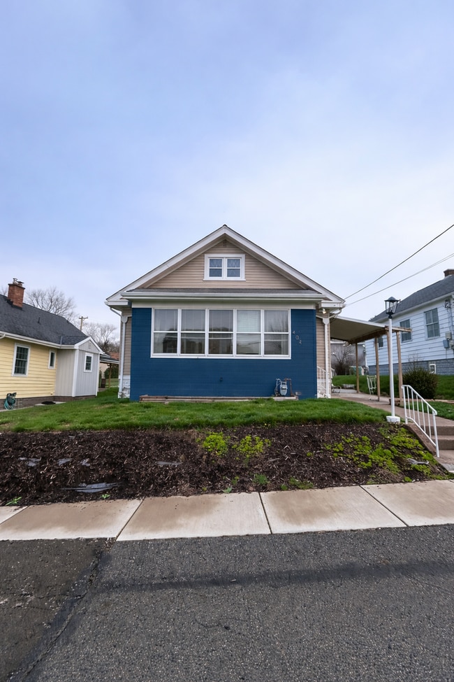 Photo - Spacious Single-Family Home w/Sunroom partially finished basment| Pet Friendly | Shaler