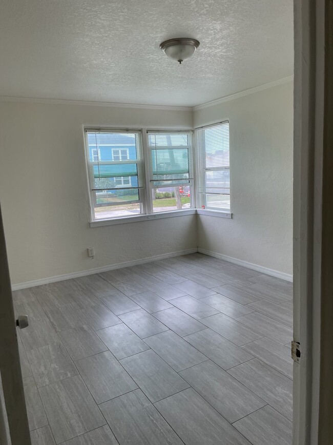 Photo - 616 Riverview Blvd Unit 2