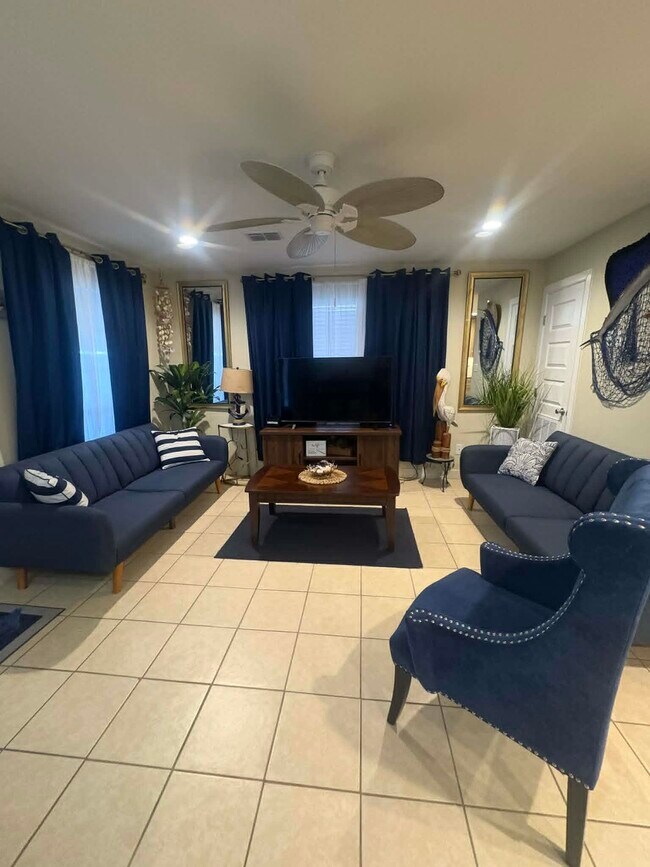 Photo - 101 E Capricorn Dr Unit B