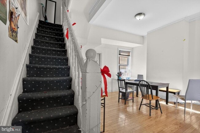 Photo - 4058 Irving St