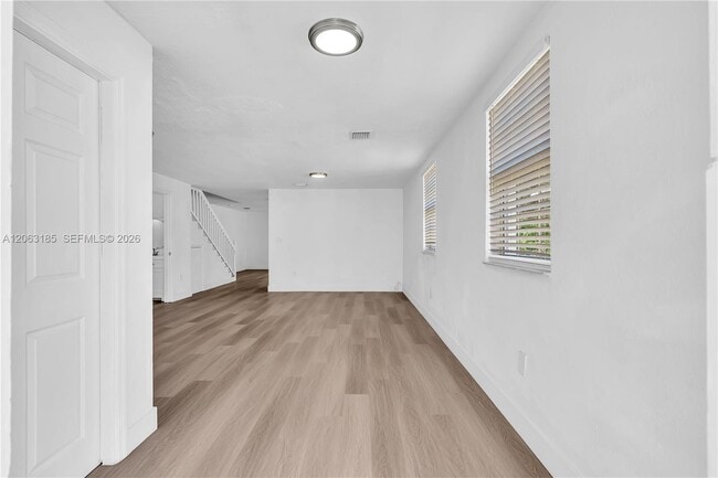 Photo - 140 NW 70th St