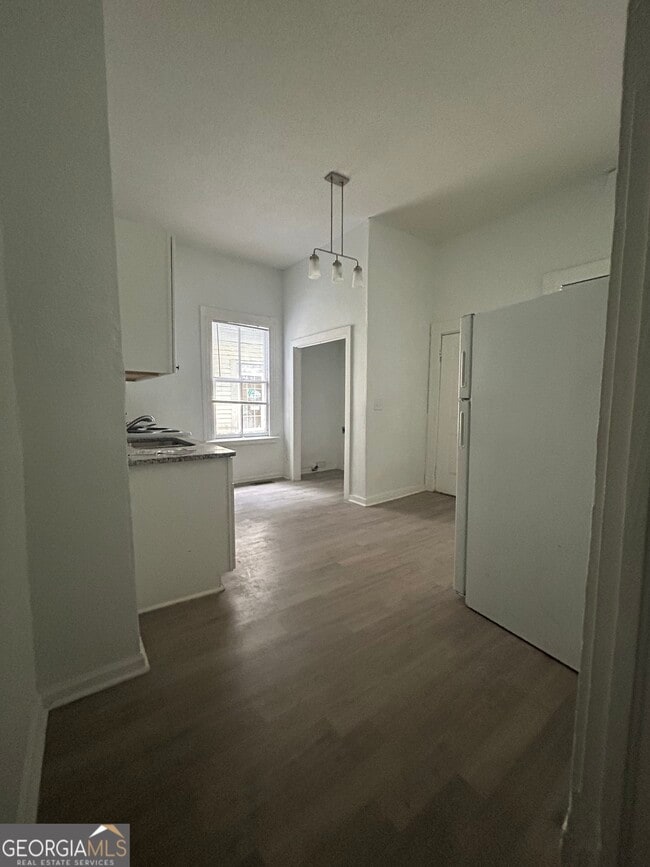 Photo - 2188 Napier Ave