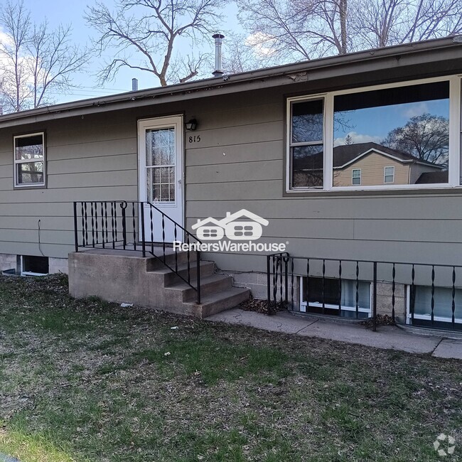Building Photo - 815 12th Ave N Rental