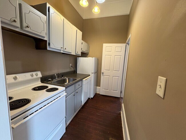 Photo - 171 Orange St Unit 1