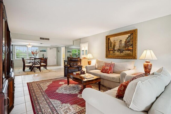 Photo - 3900 Oaks Clubhouse Dr Unit 409