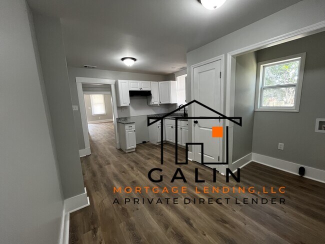 Photo - 410 W 62nd St