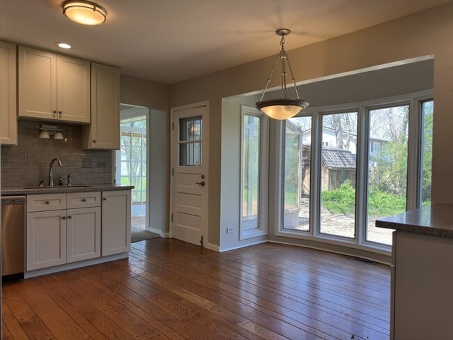 Photo - 1920 E Peachtree Dr