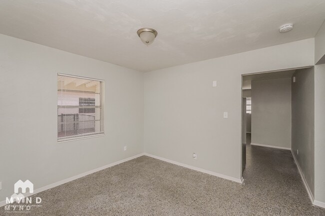 Photo - 1505 E Genesee St